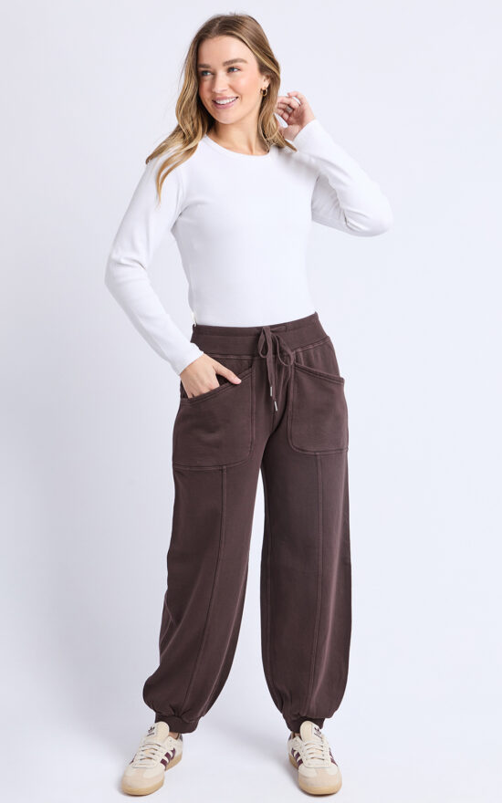 Leo Trackpant product photo.