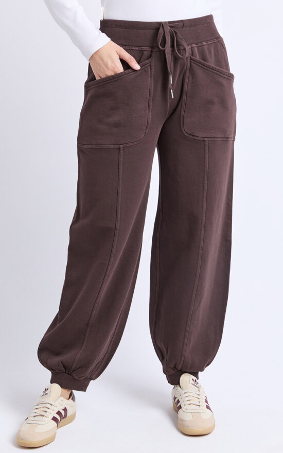 Leo Trackpant product photo.