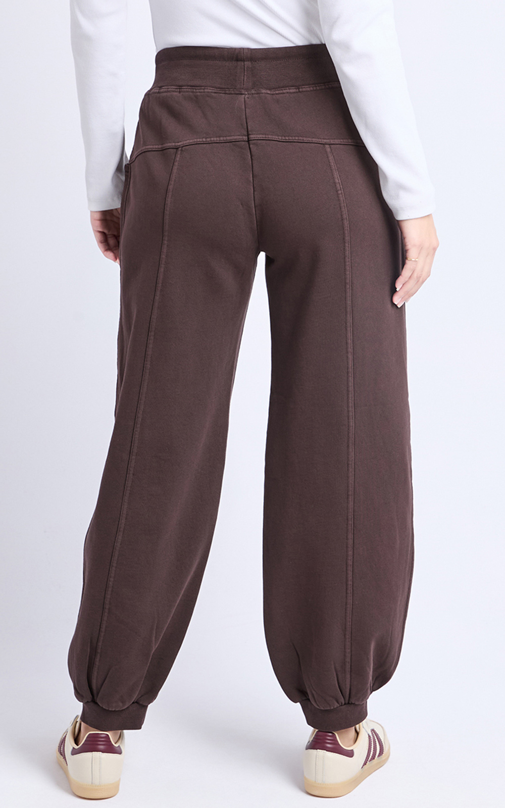 Leo Trackpant product photo.