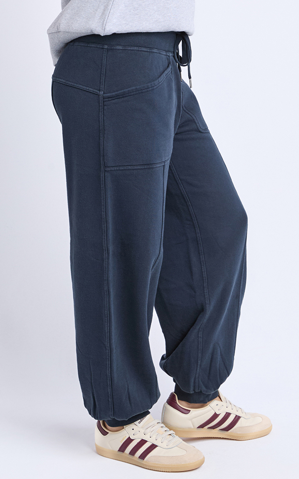 Leo Trackpant product photo.