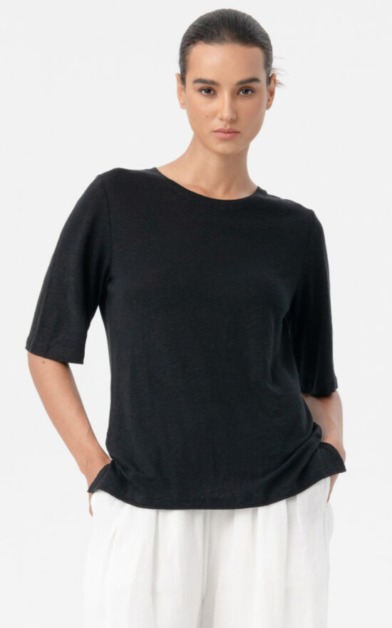 Linen Tee product photo.