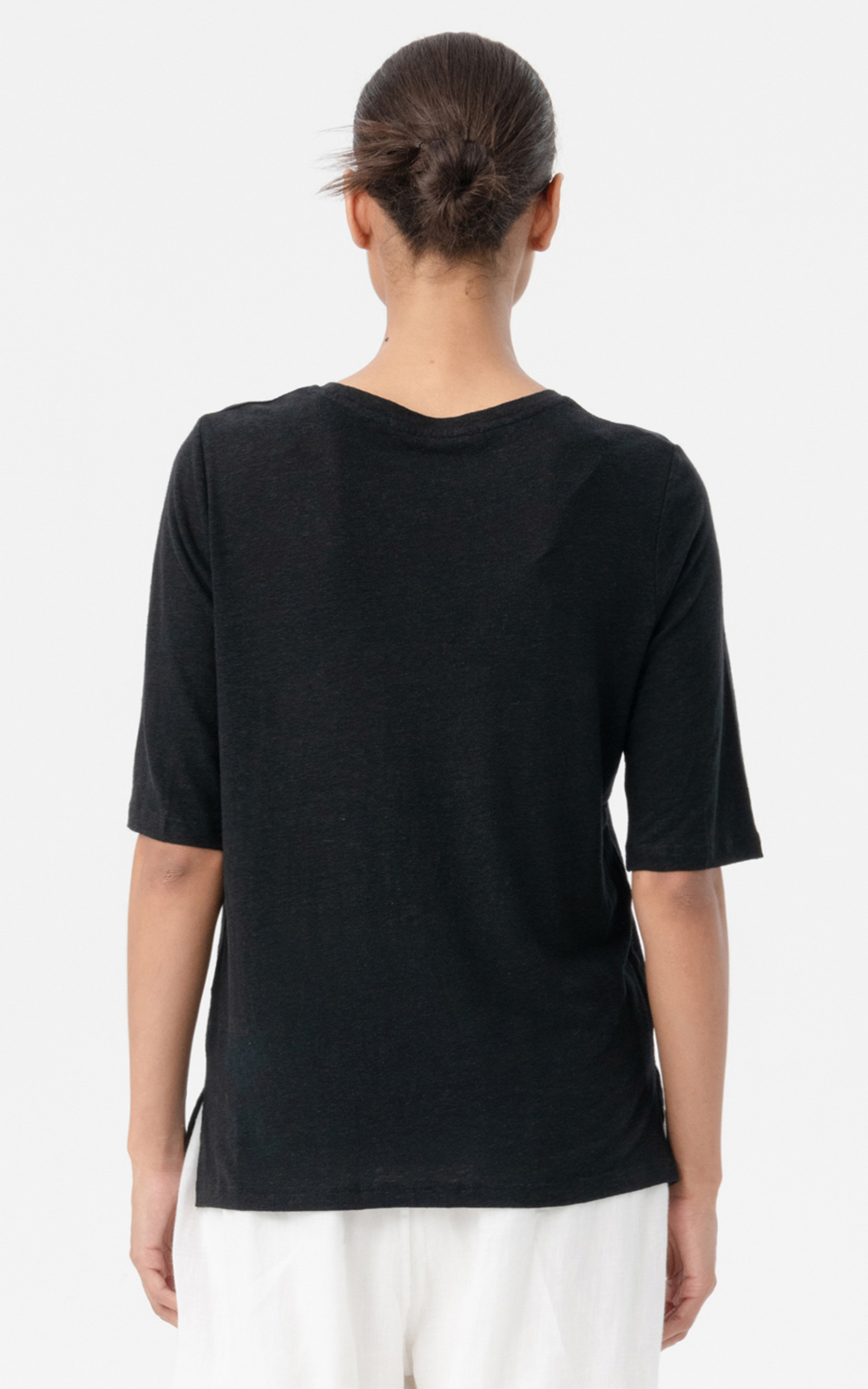 Linen Tee product photo.