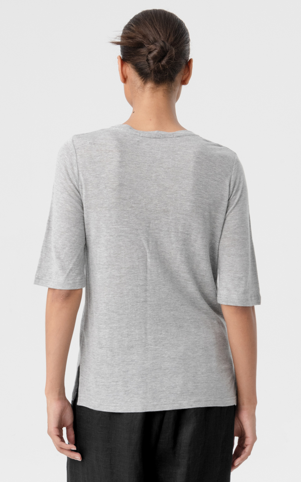 Linen Tee product photo.