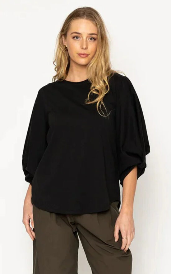 Clio Top product photo.