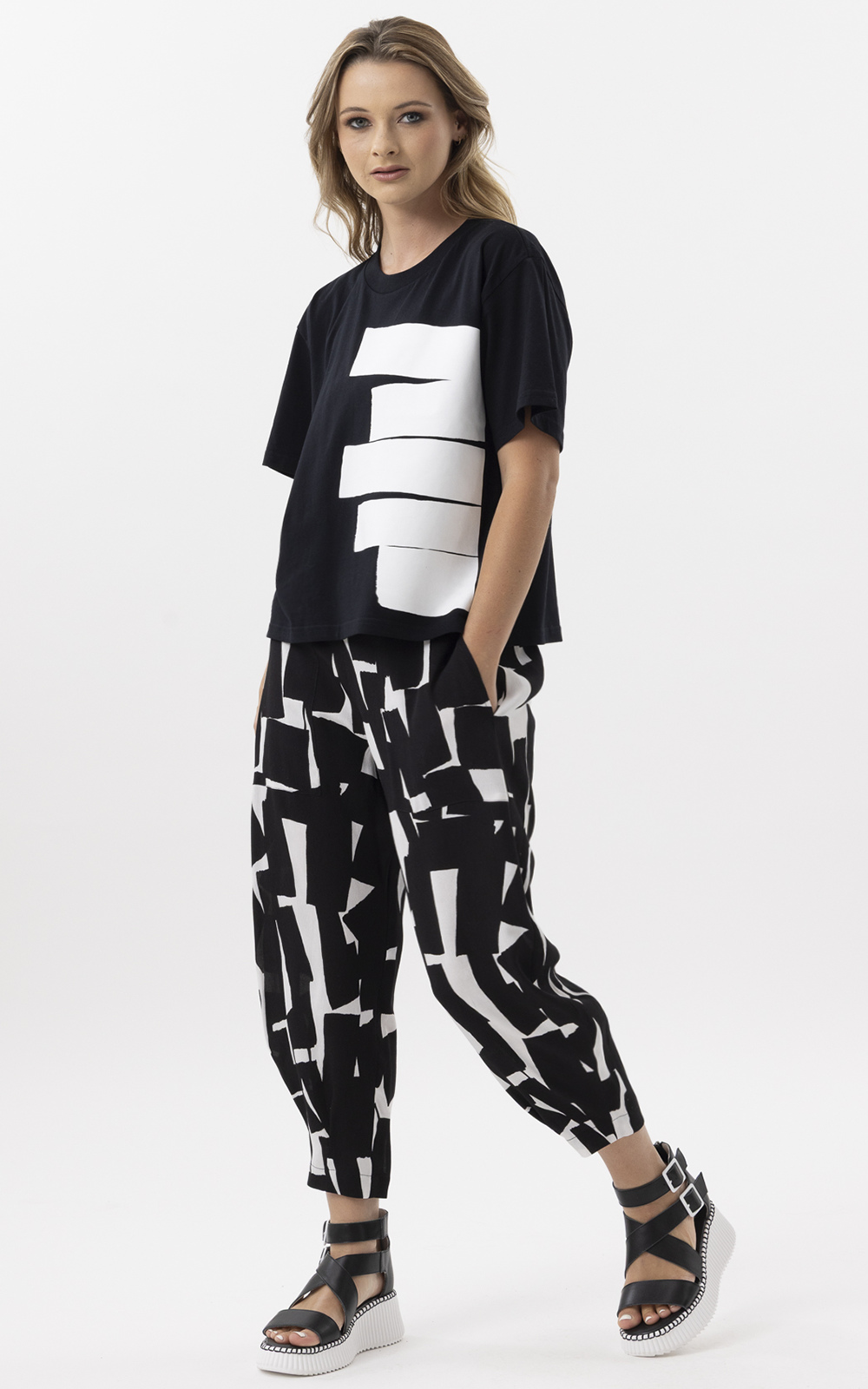 Abstract Oasis Pant product photo.