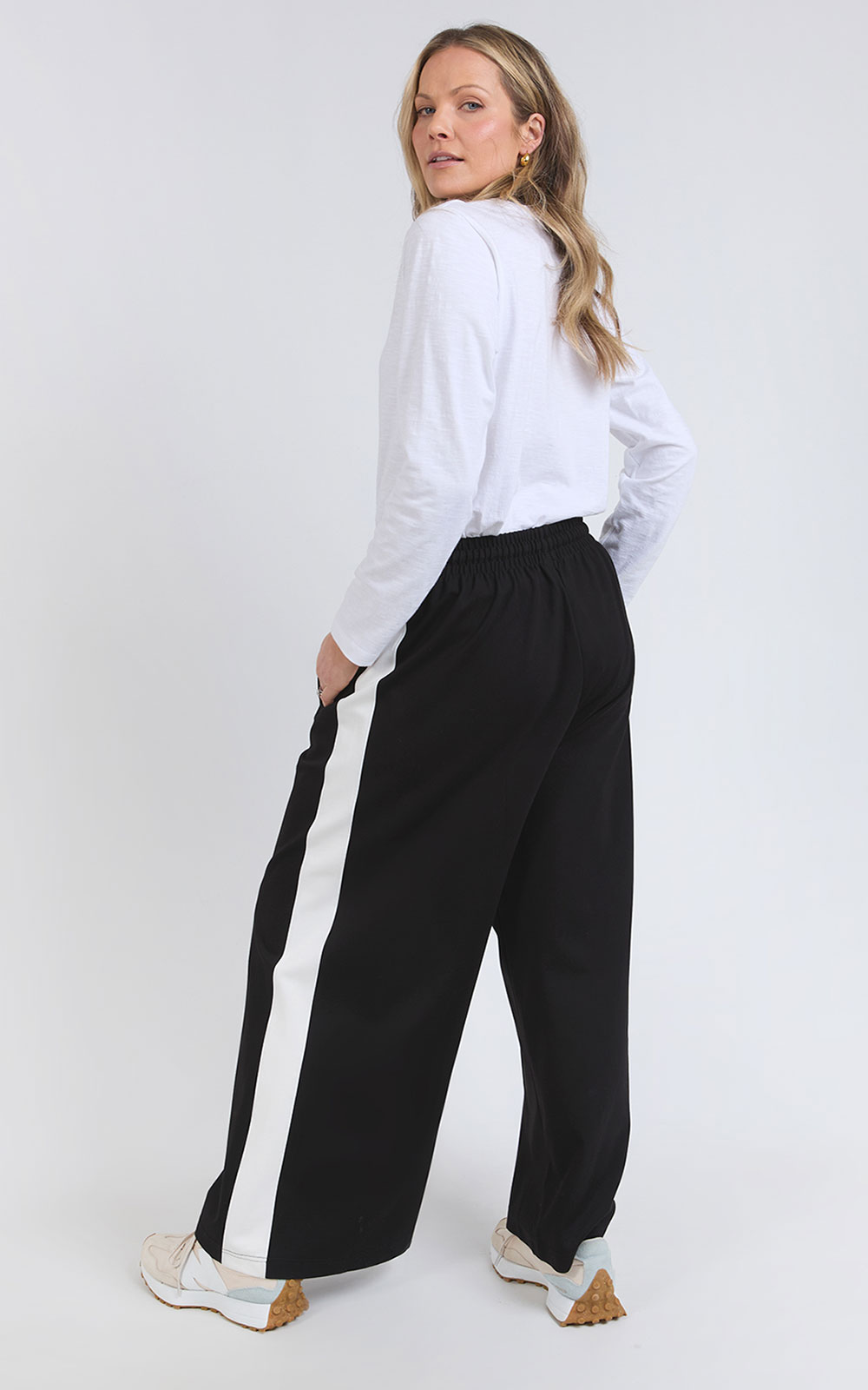 Carmen Wide Leg Ponte Pant product photo.
