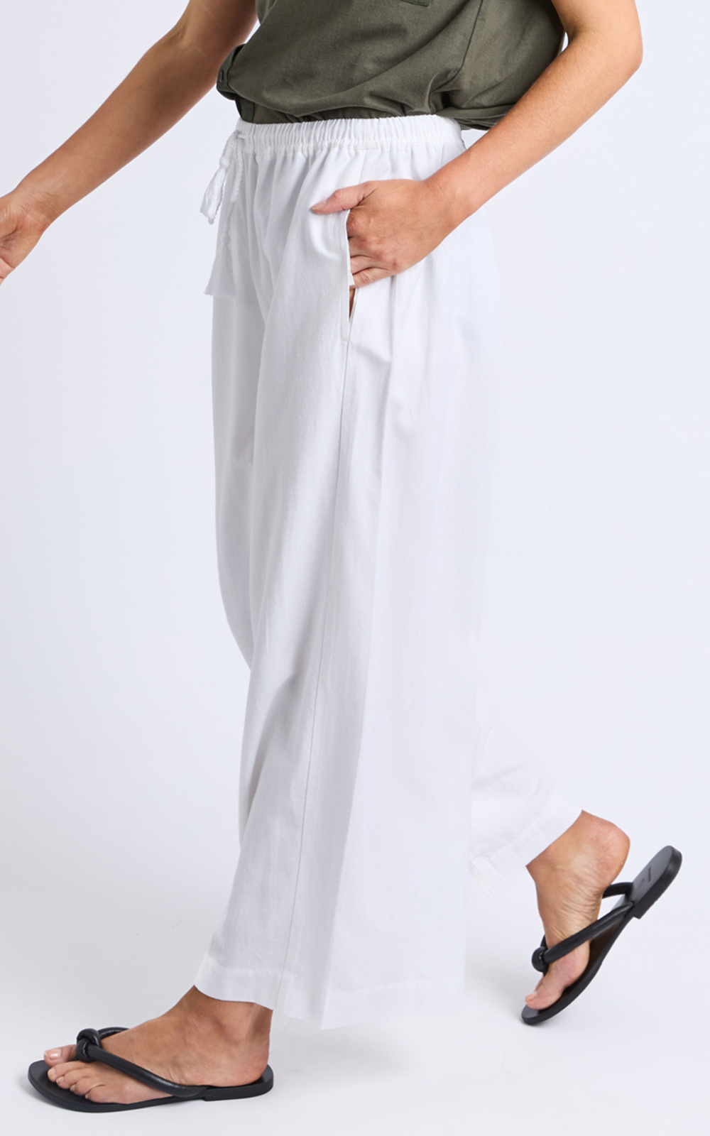 Maura Pant product photo.