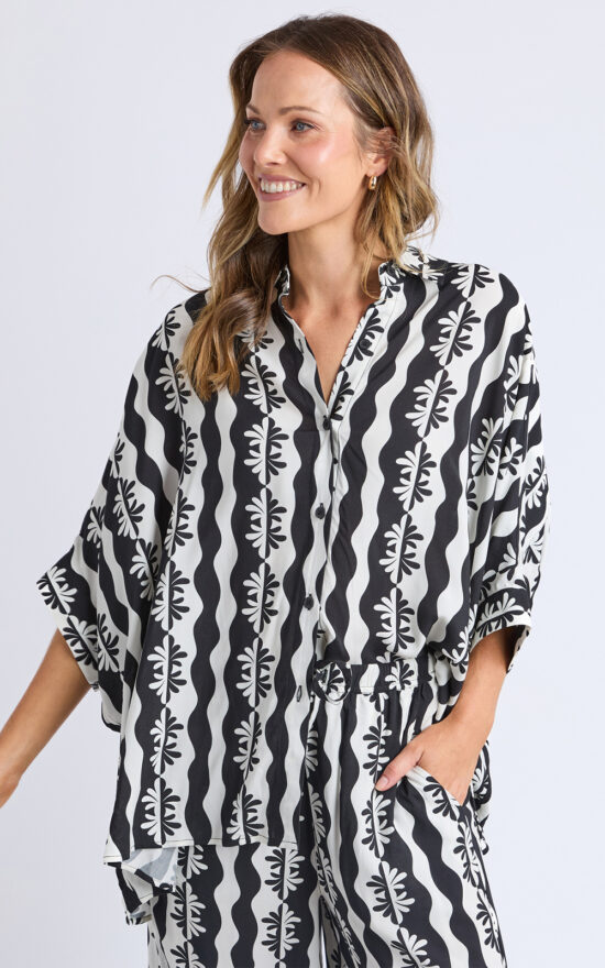 Casa Shirt product photo.