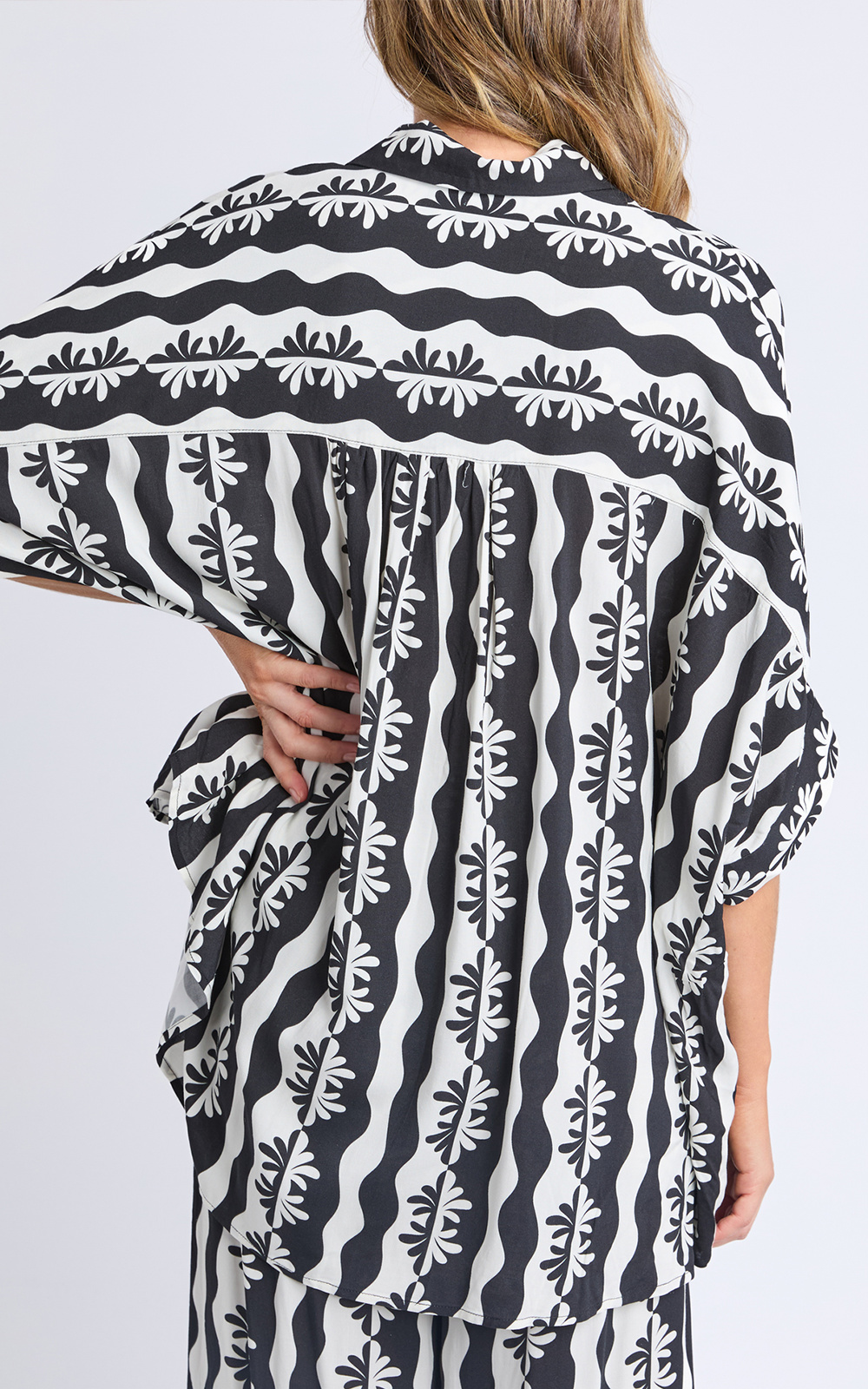 Casa Shirt product photo.