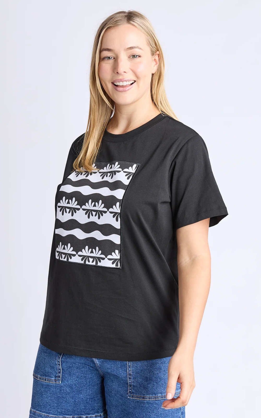 Casa Tee product photo.