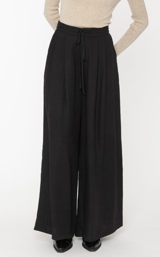 Iris Pants product photo.