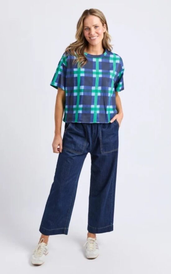 Bari Tee product photo.