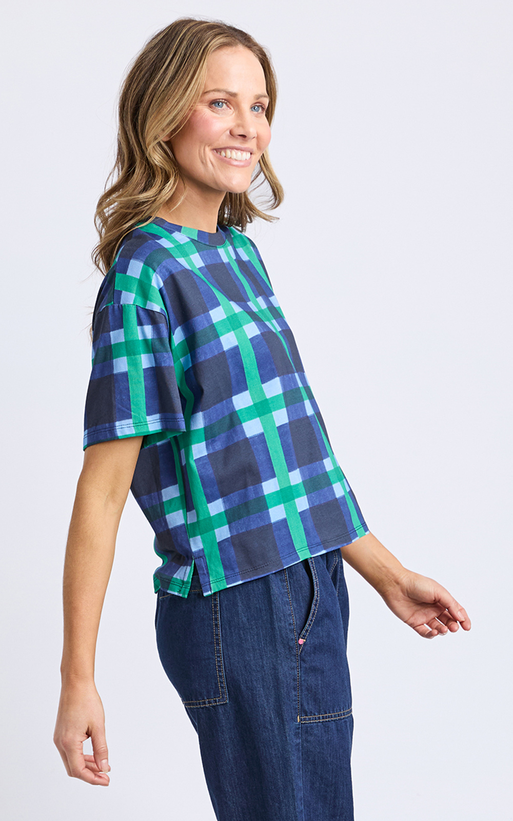 Bari Tee product photo.