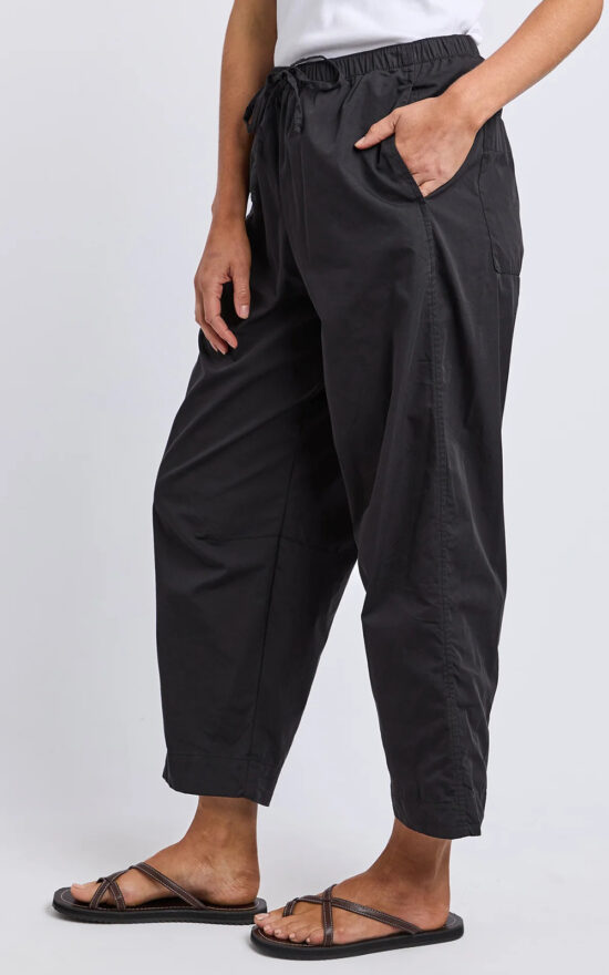 Lund Barrel Leg Pant product photo.