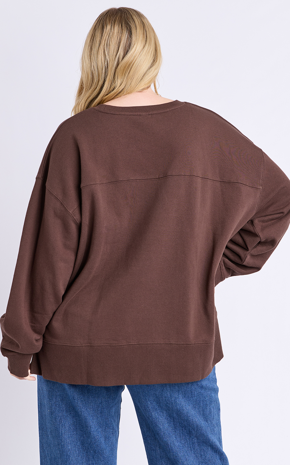 Elin Crew product photo.