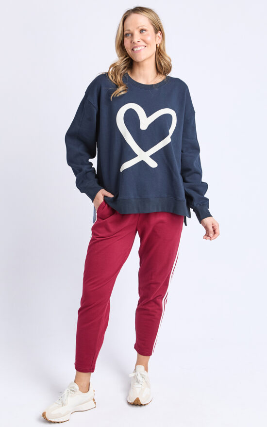 Elin Crew product photo.