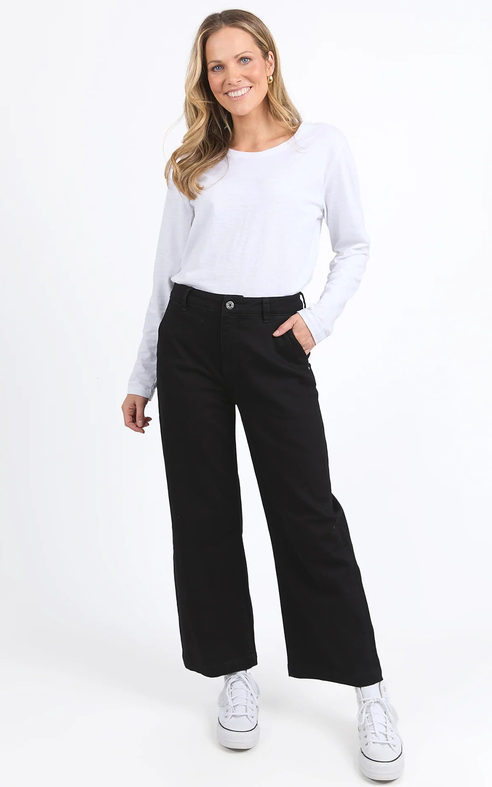 Izzy Wide Leg Jean product photo.