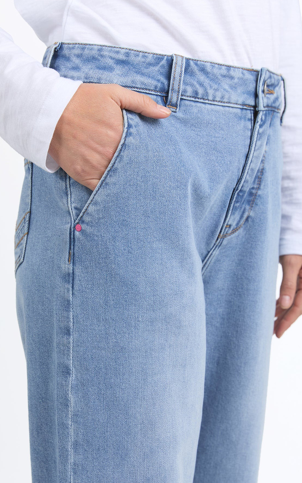 Izzy Wide Leg Jean product photo.