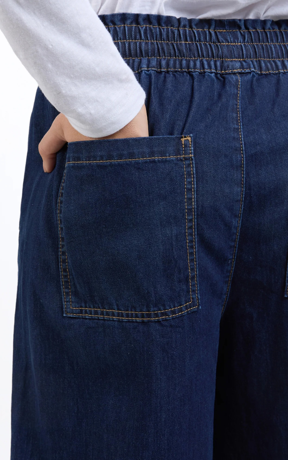 Greta Wide Leg Pant product photo.