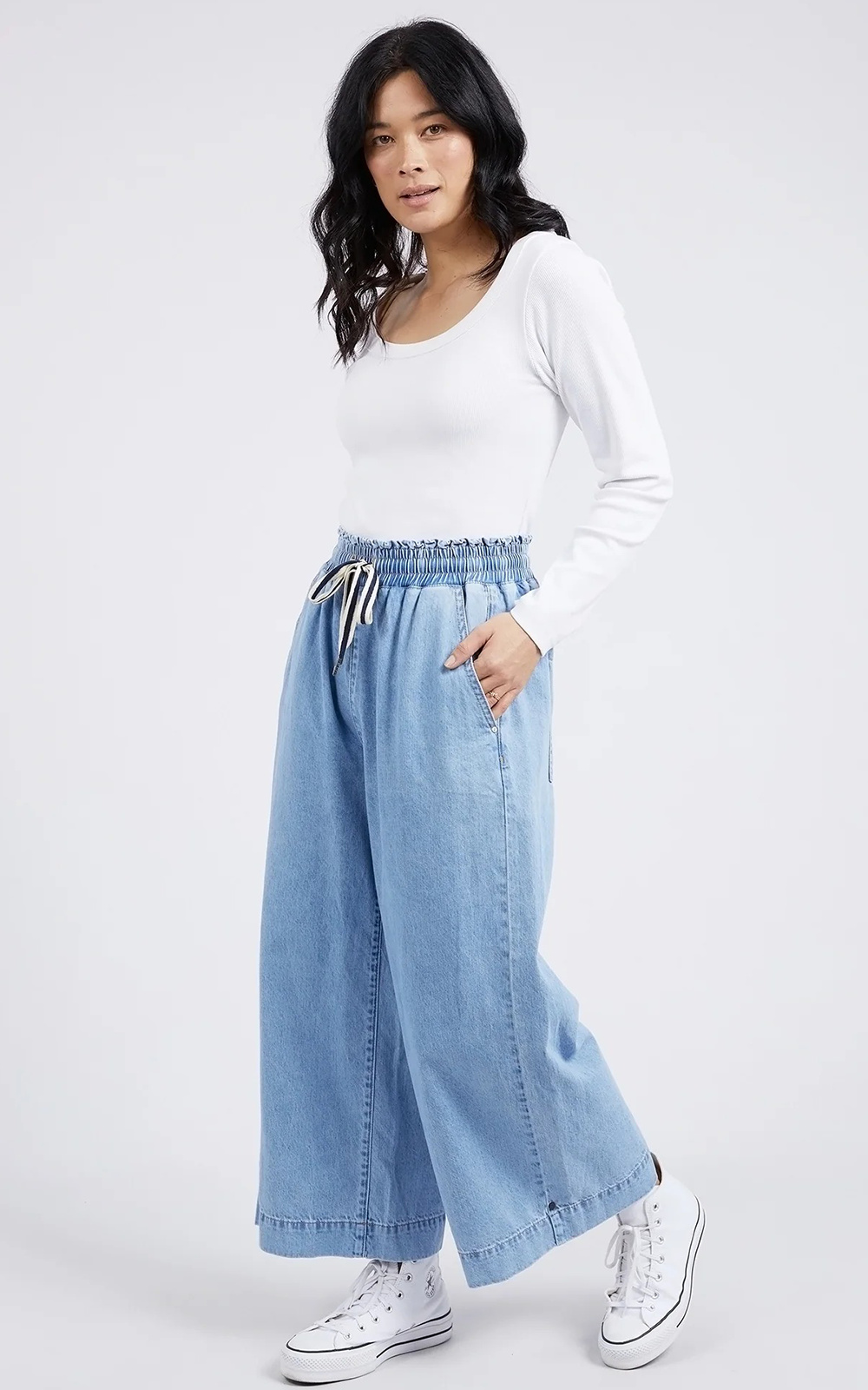 Greta Wide Leg Pant product photo.
