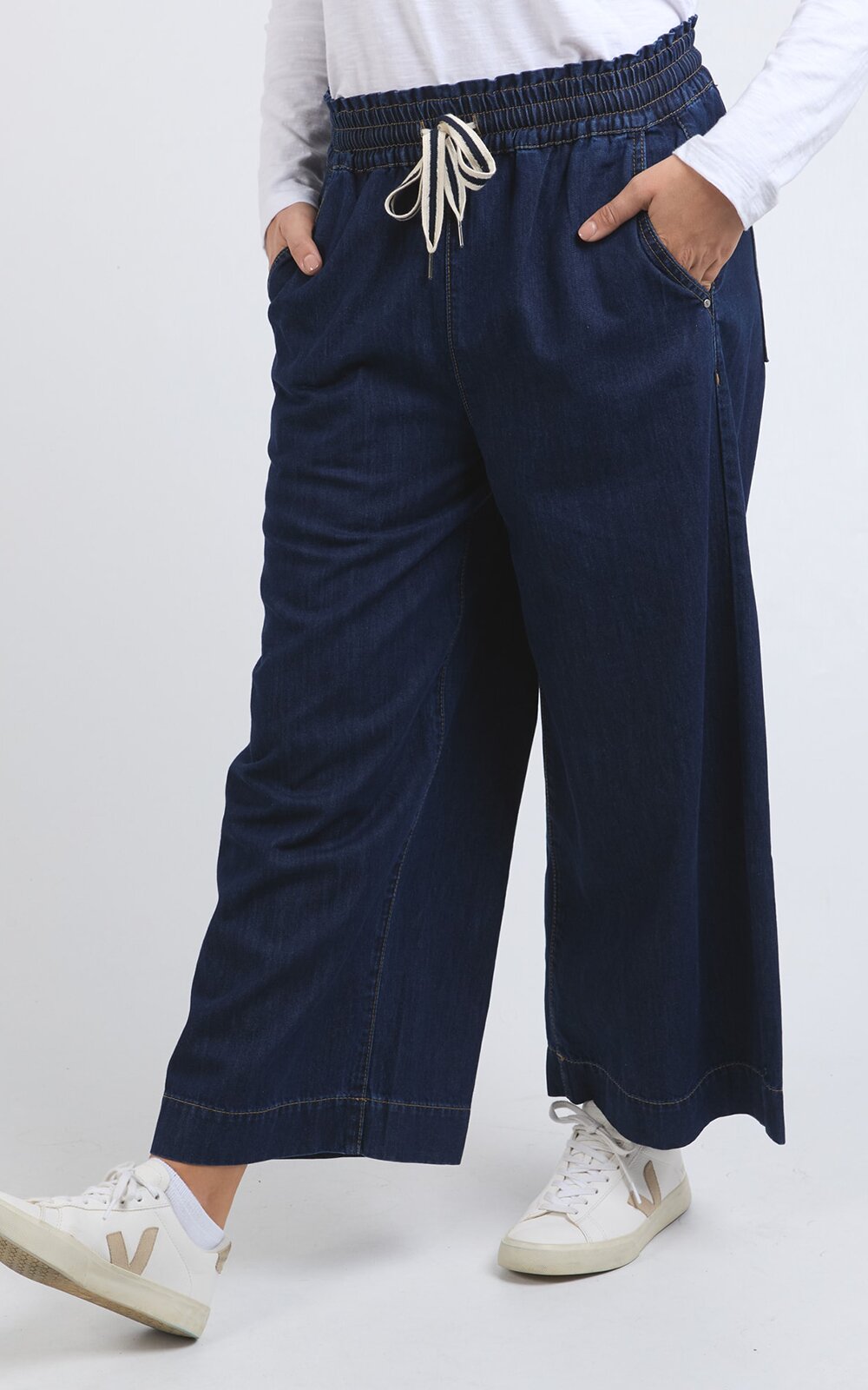 Greta Wide Leg Pant product photo.