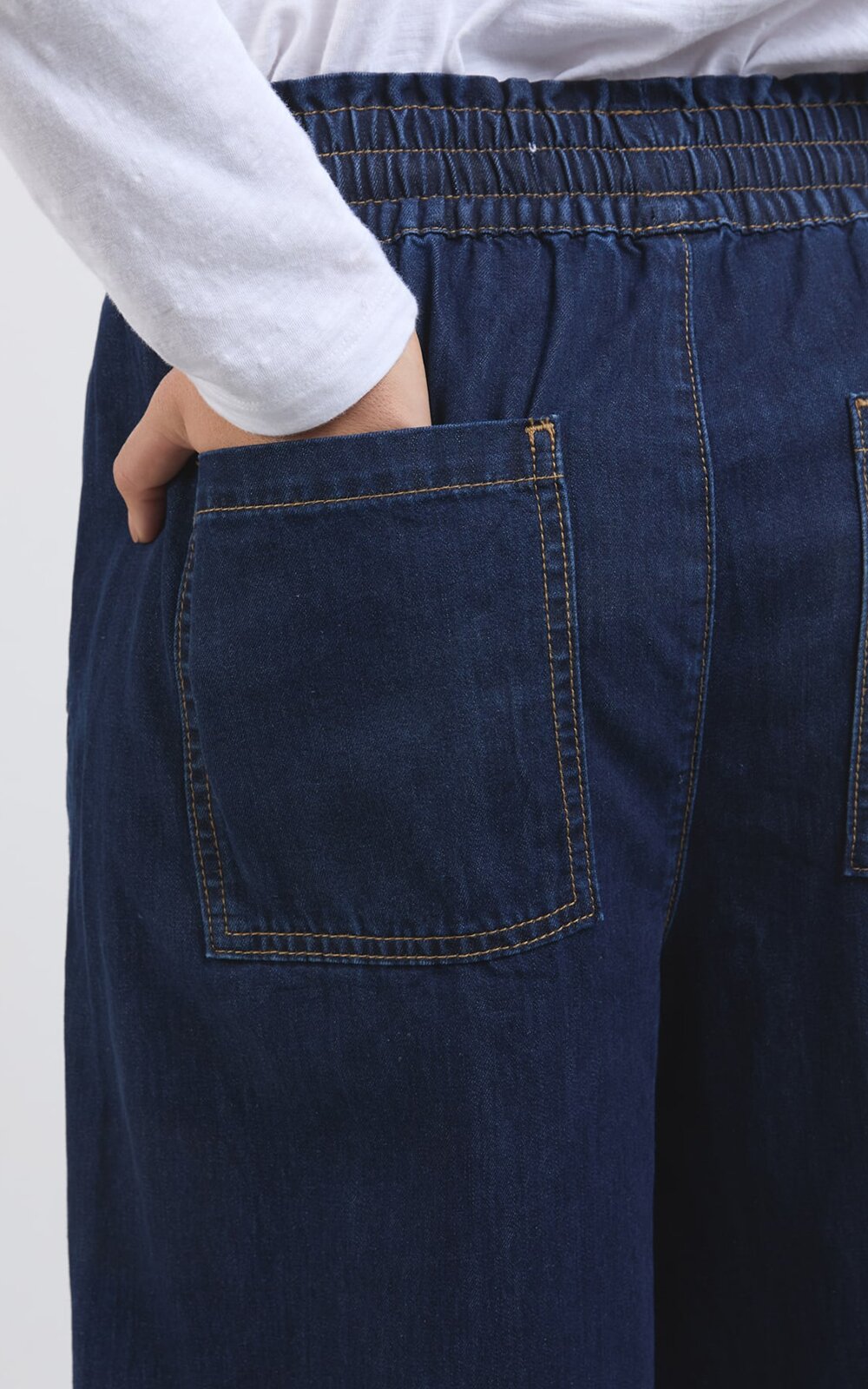 Greta Wide Leg Pant product photo.