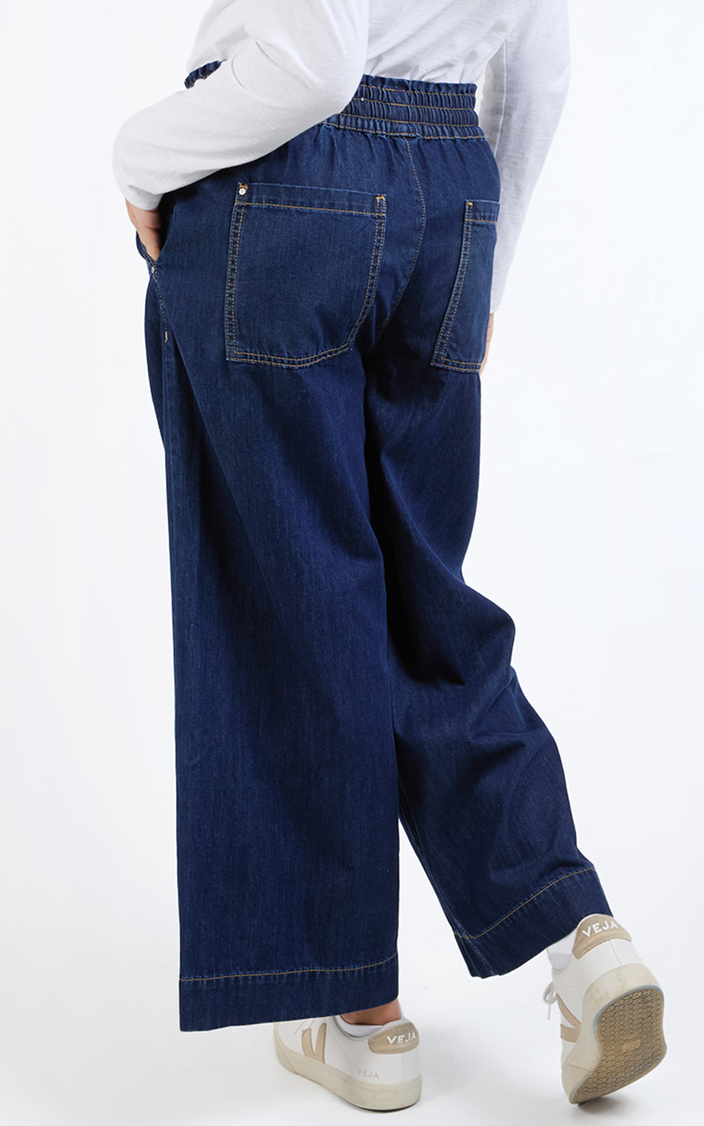 Greta Wide Leg Pant product photo.