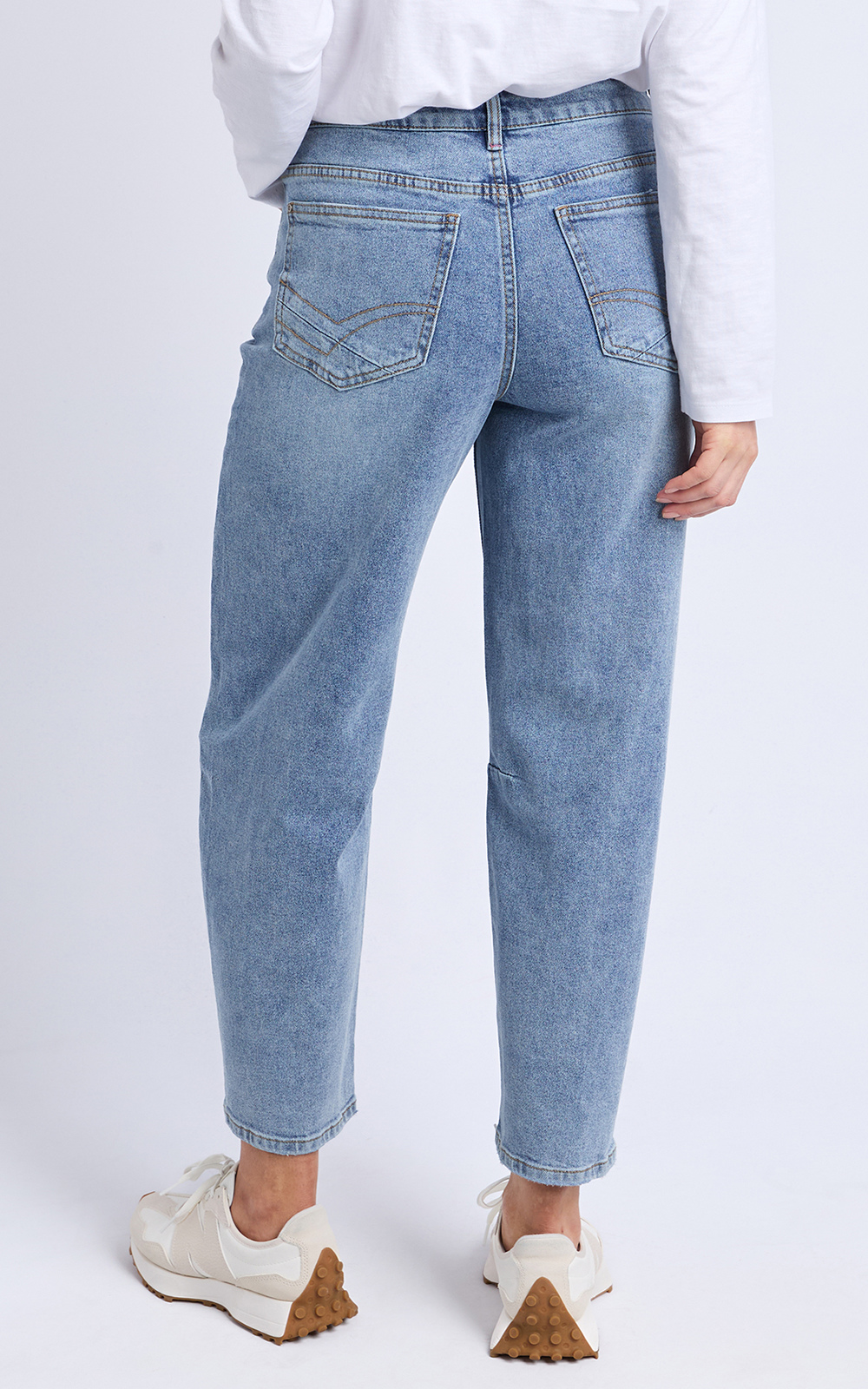 Bessie Barrel Leg product photo.