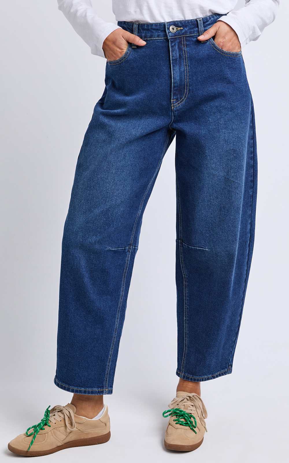 Bessie Barrel Leg product photo.