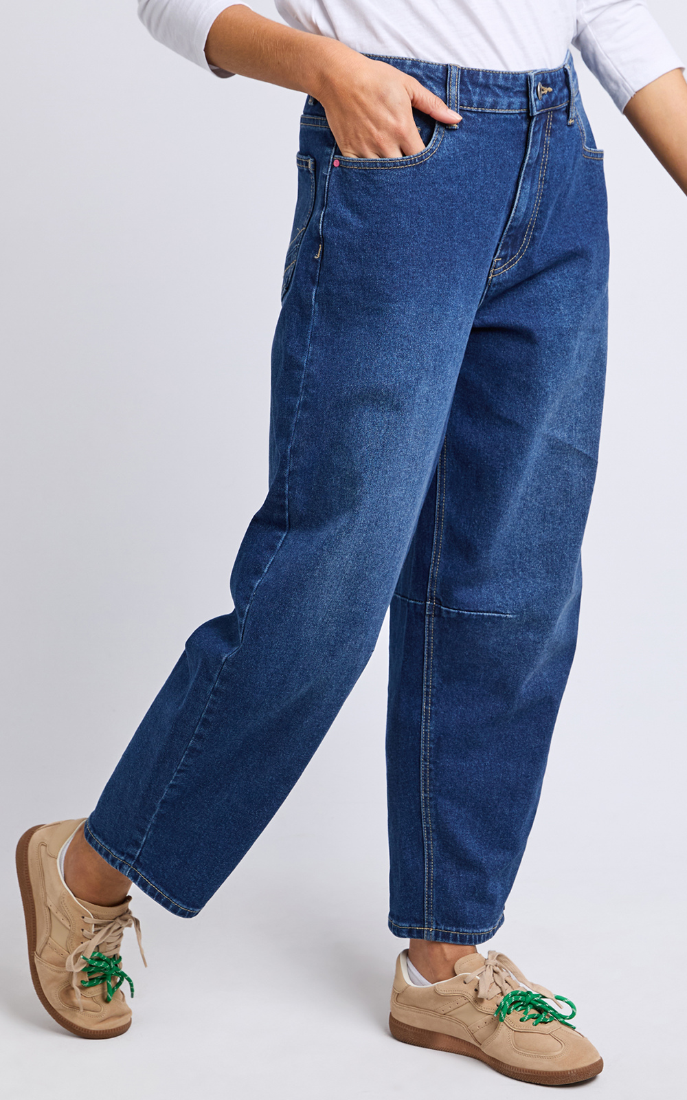 Bessie Barrel Leg product photo.