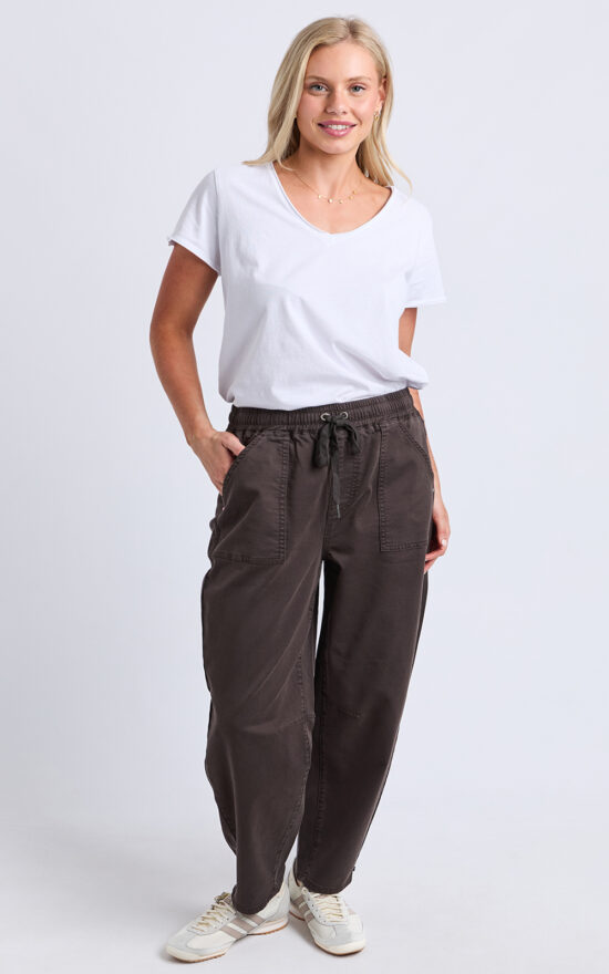 Quinn Barrel Jogger product photo.