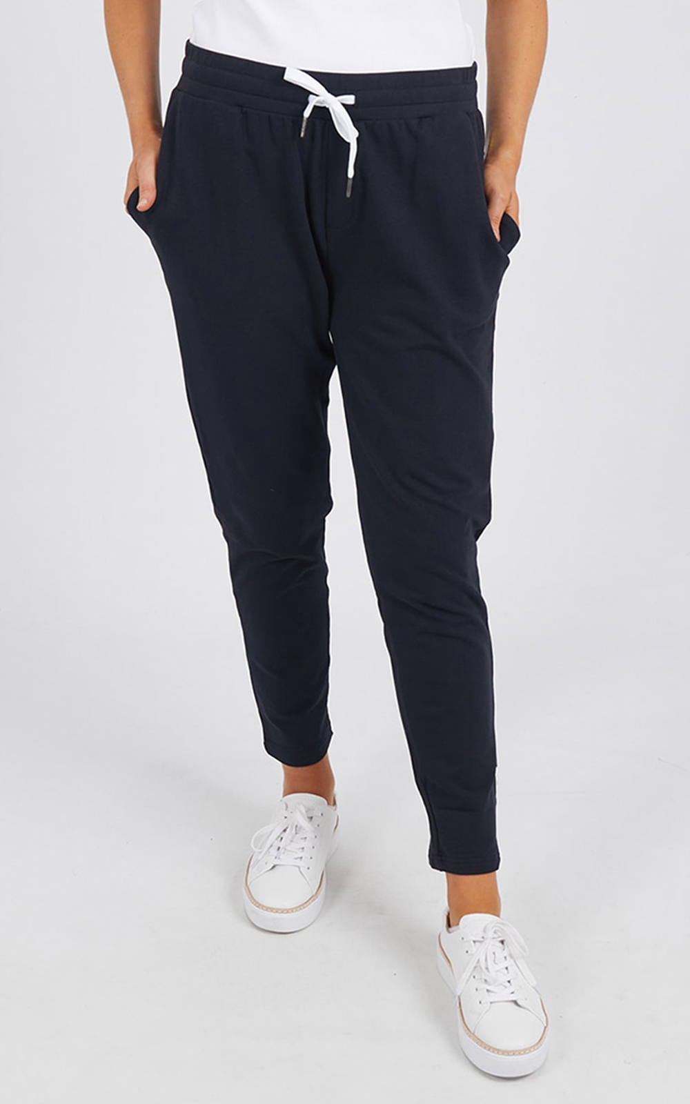 Lobby Pant product photo.