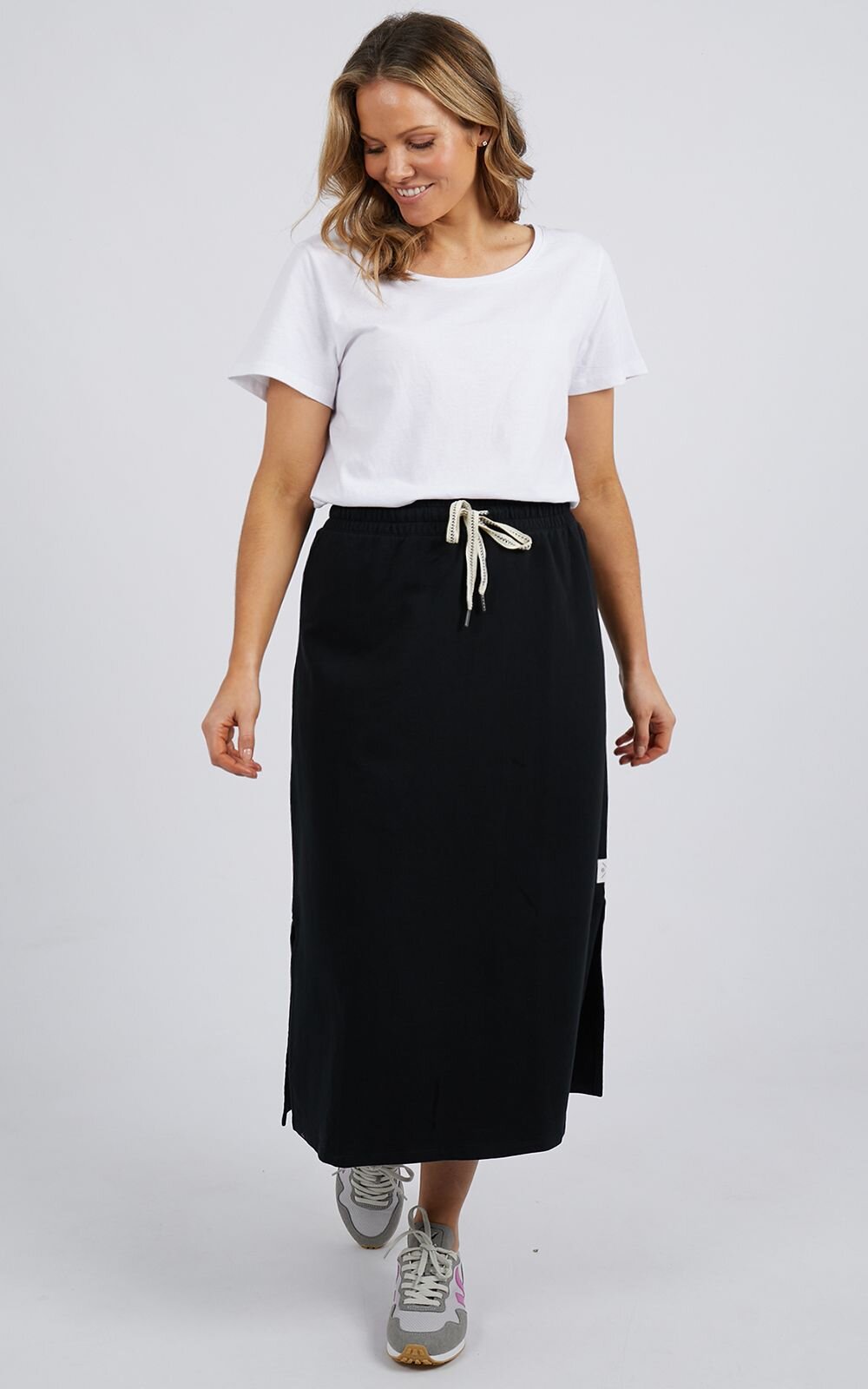 Travel Skirt product photo.