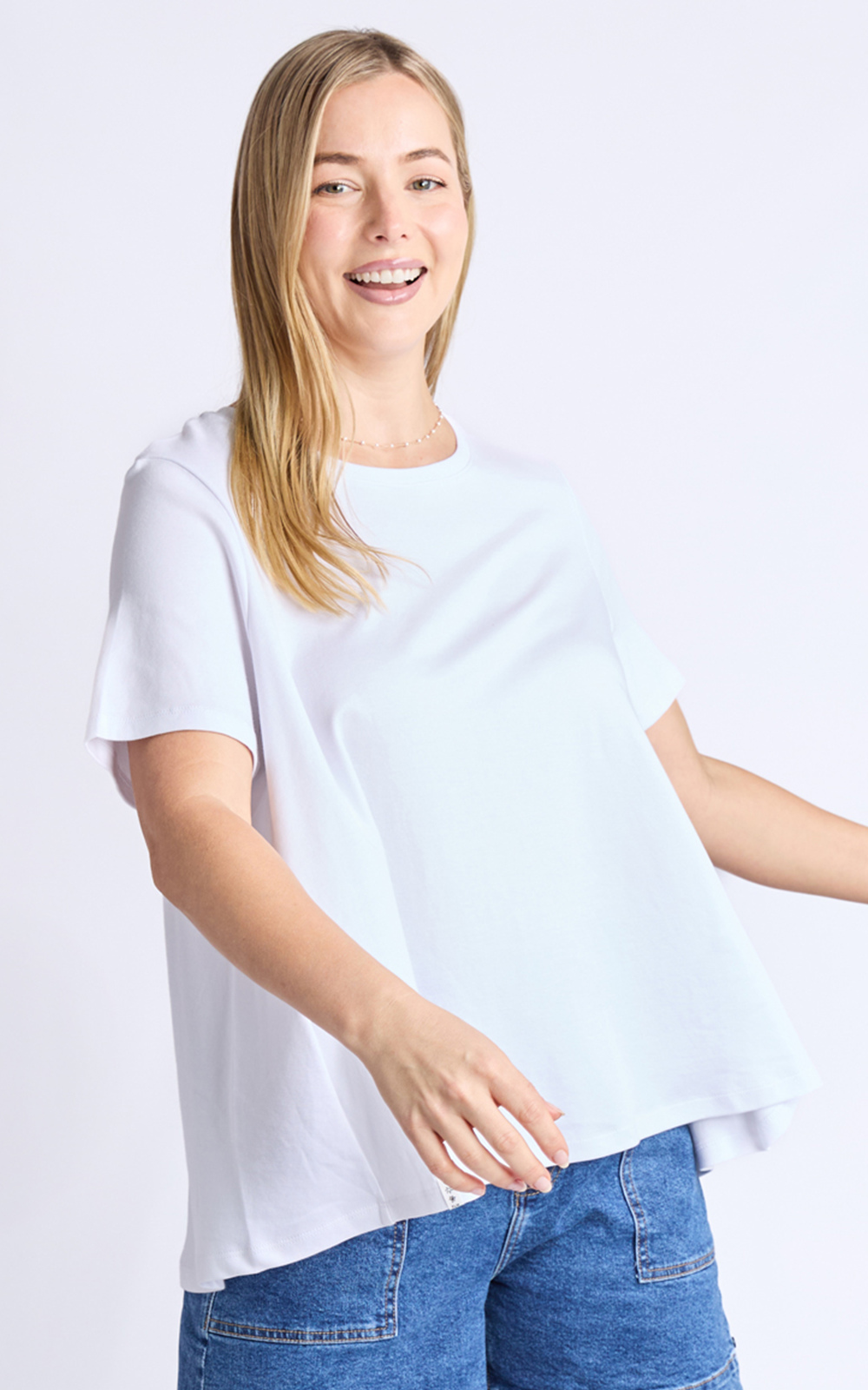 Daisy Tee product photo.