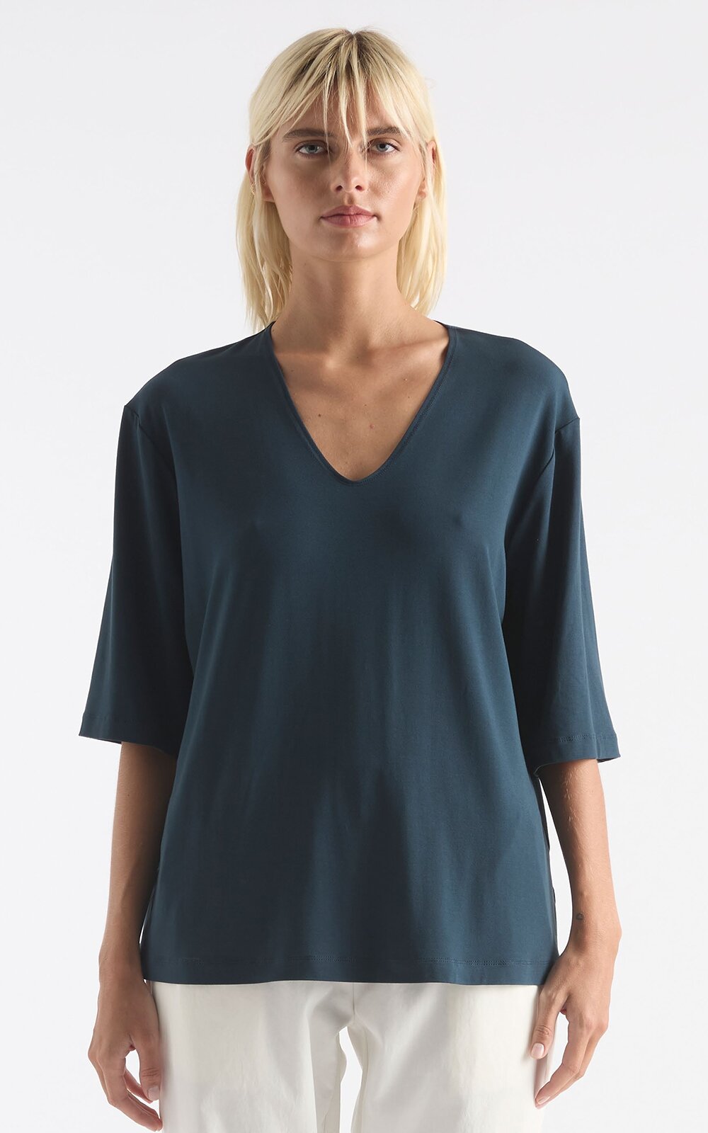 V Stretch Plaza product photo.