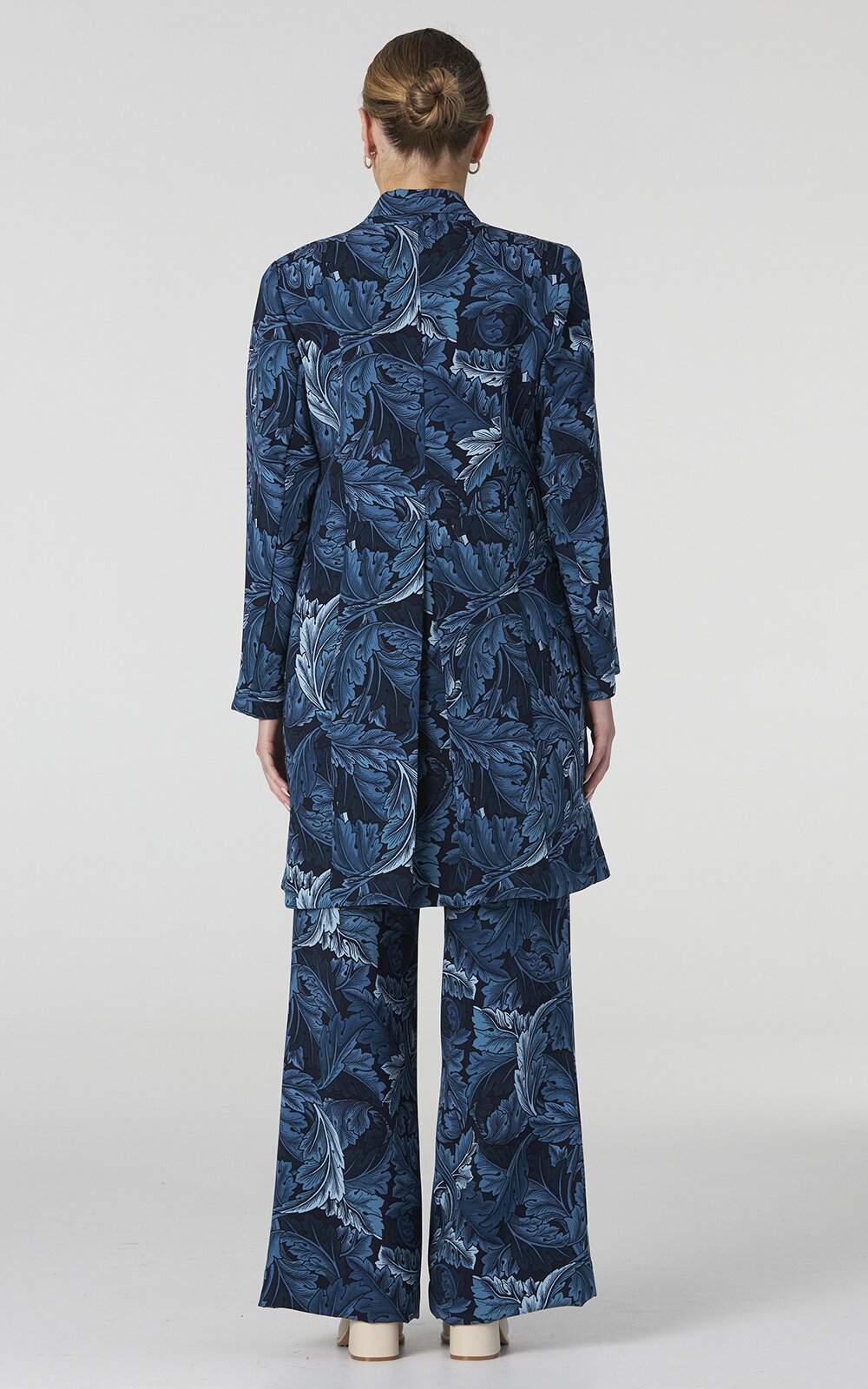 Wallpaper Coat product photo.