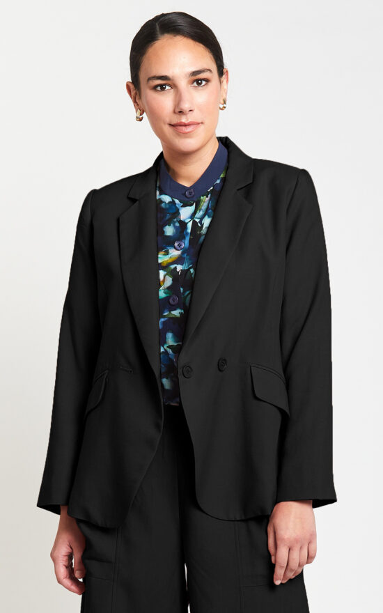 Soprano Boyfriend Blazer product photo.