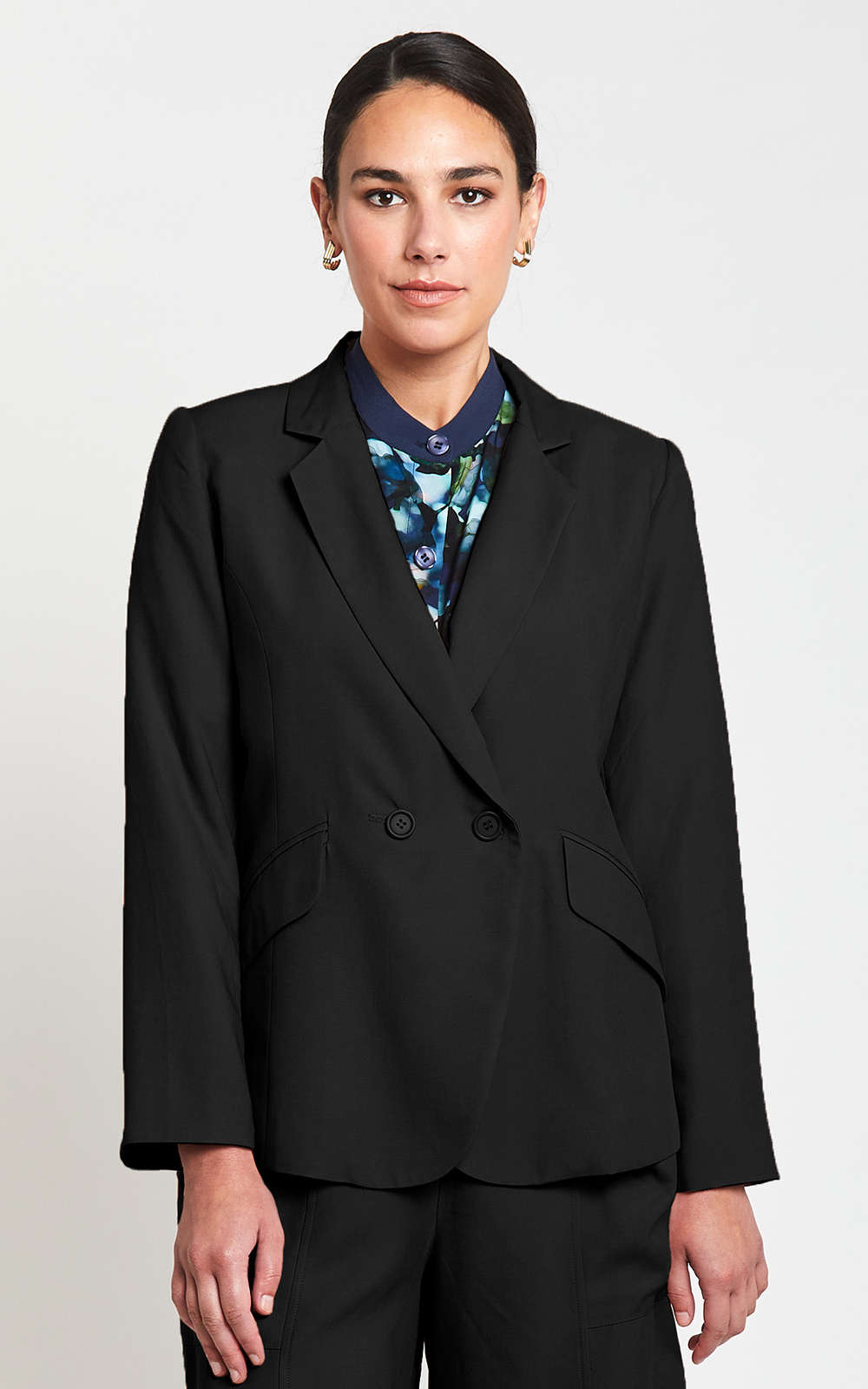 Soprano Boyfriend Blazer product photo.