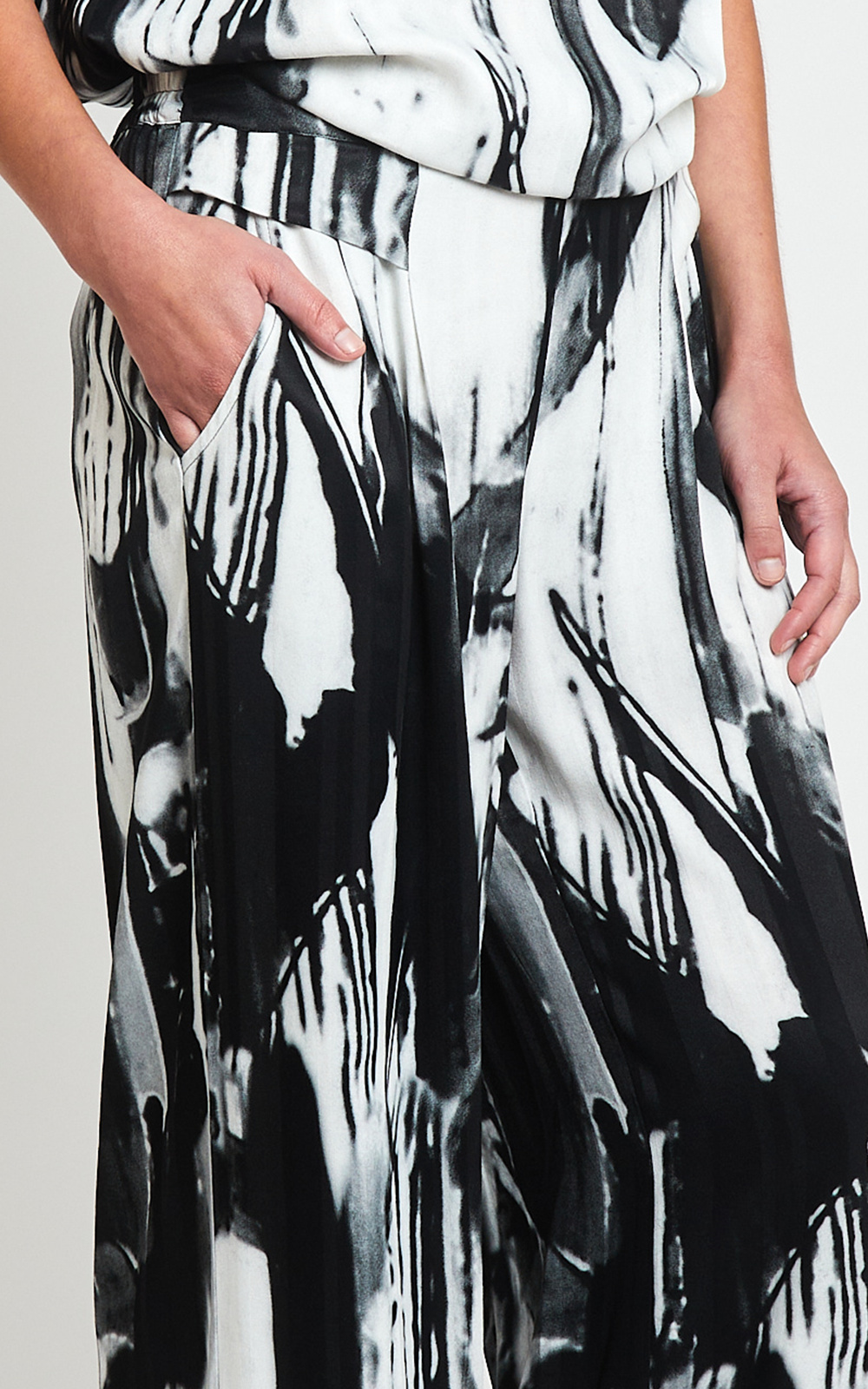 Cityscape Pleat Palazzo product photo.