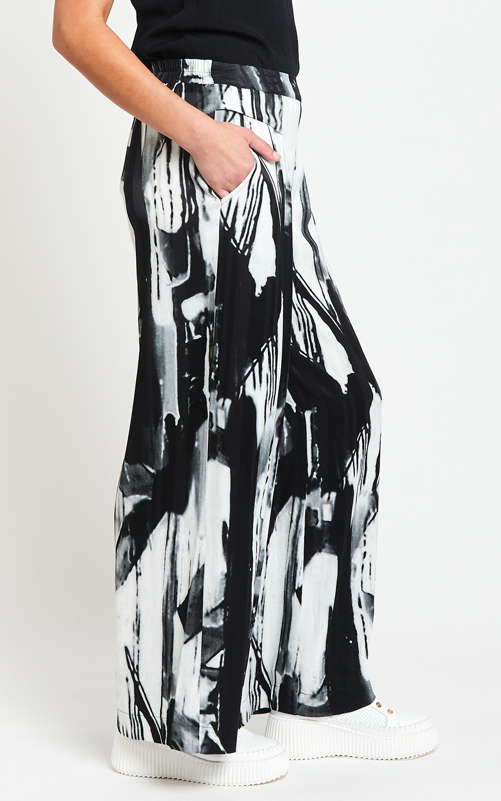 Cityscape Pleat Palazzo product photo.