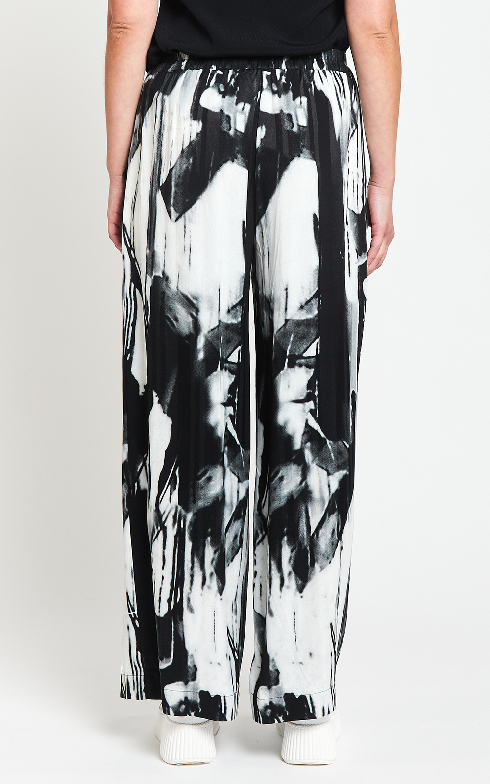 Cityscape Pleat Palazzo product photo.