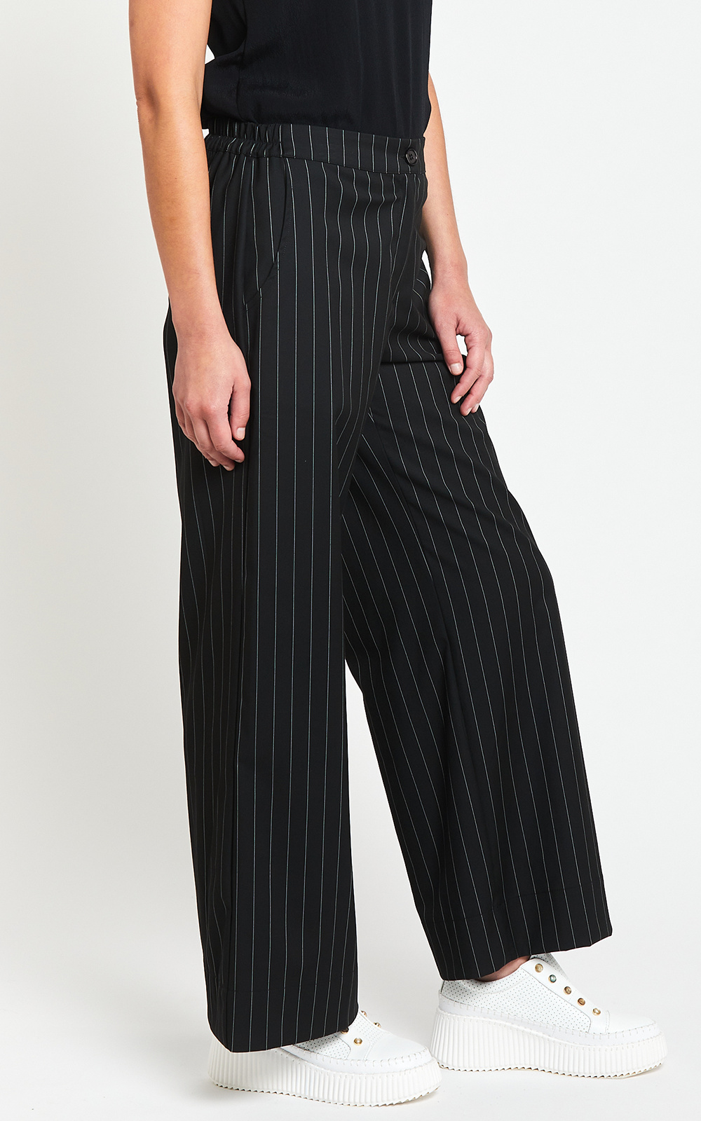 Arizona Boyfriend Pant product photo.