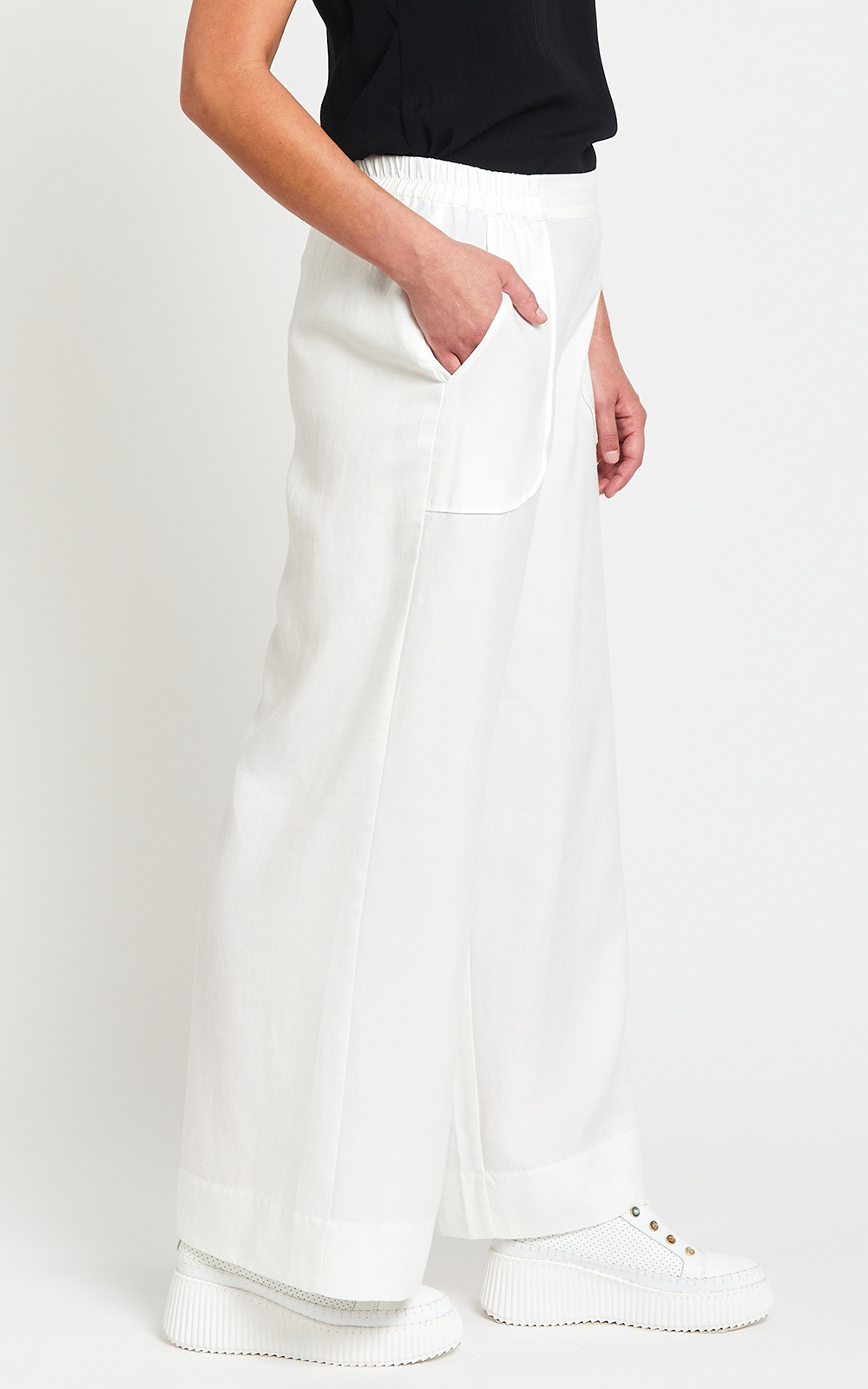 Soprano Relaxed Palazzo product photo.