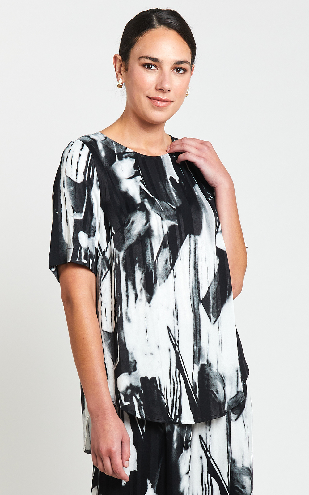Cityscape Shell Top product photo.