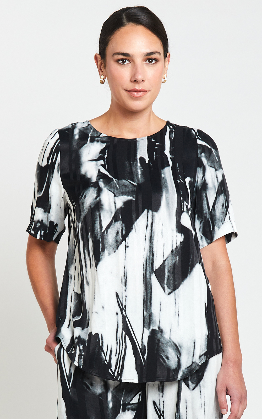 Cityscape Shell Top product photo.