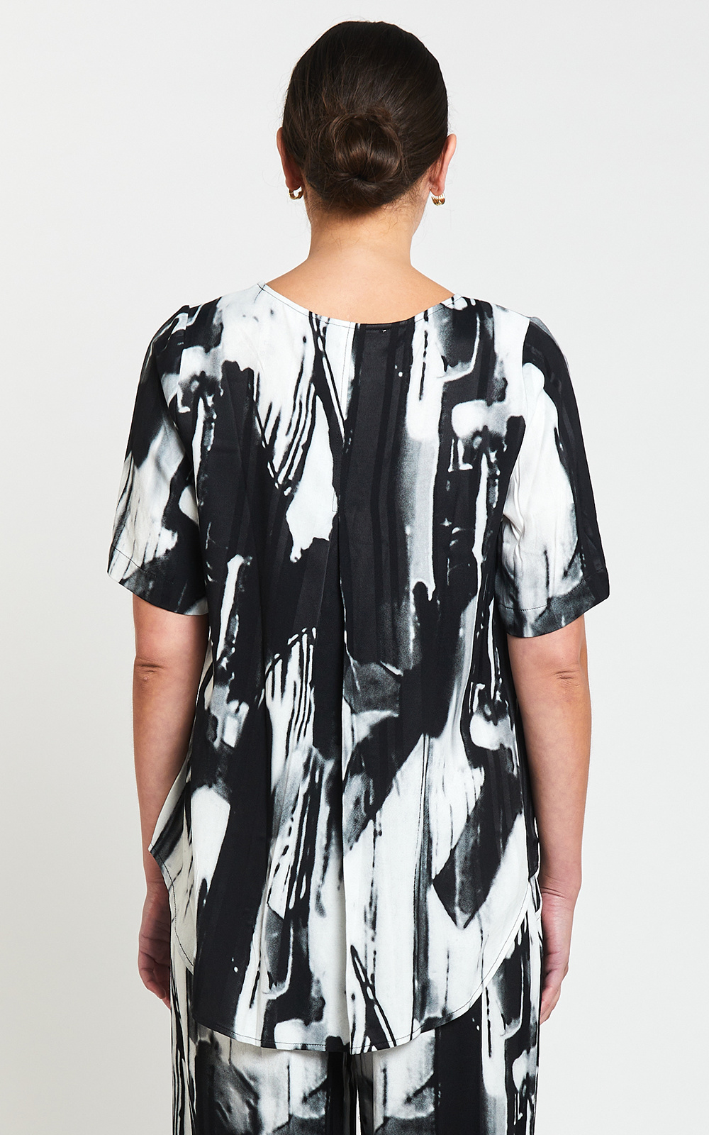 Cityscape Shell Top product photo.