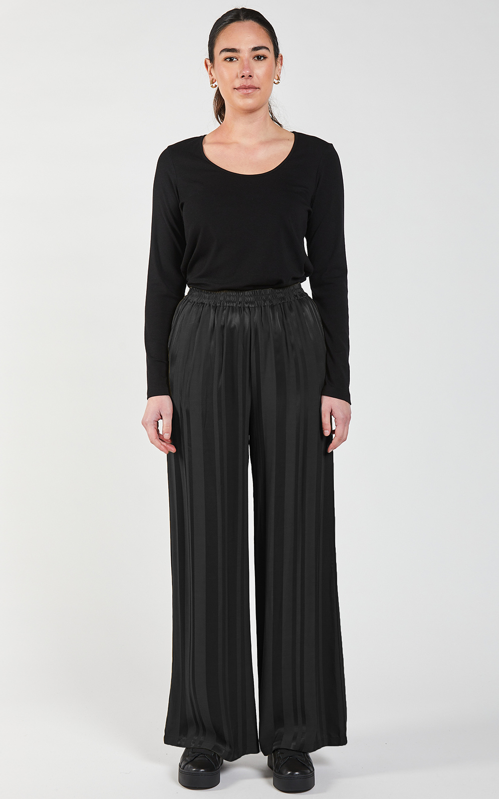 Causeway Palazzo product photo.