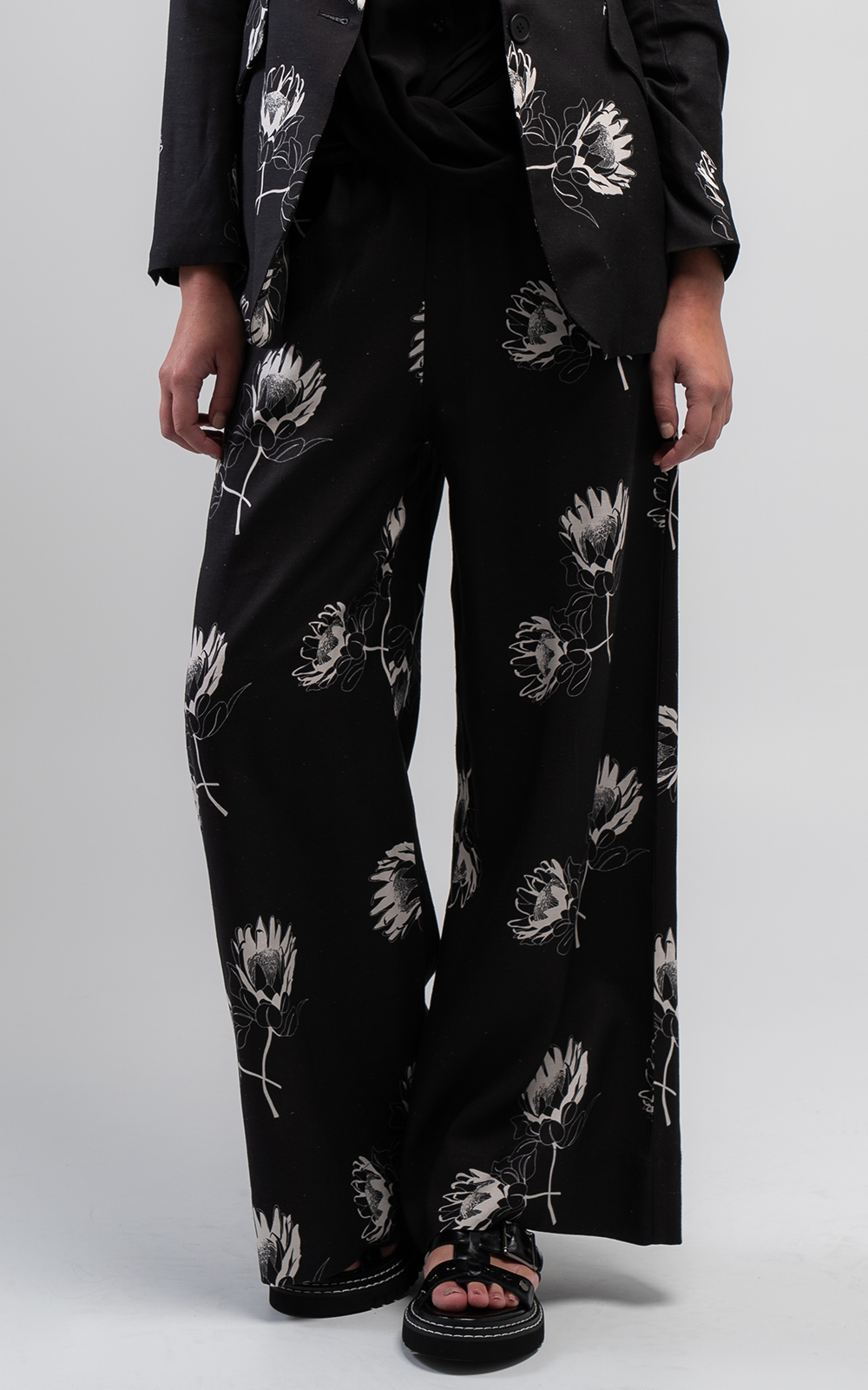 Protea Palazzo Pant product photo.