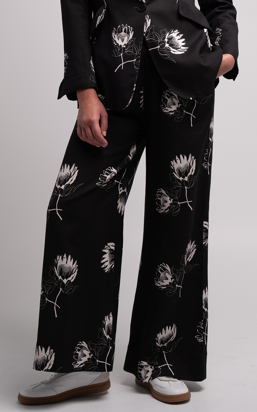 Protea Palazzo Pant product photo.