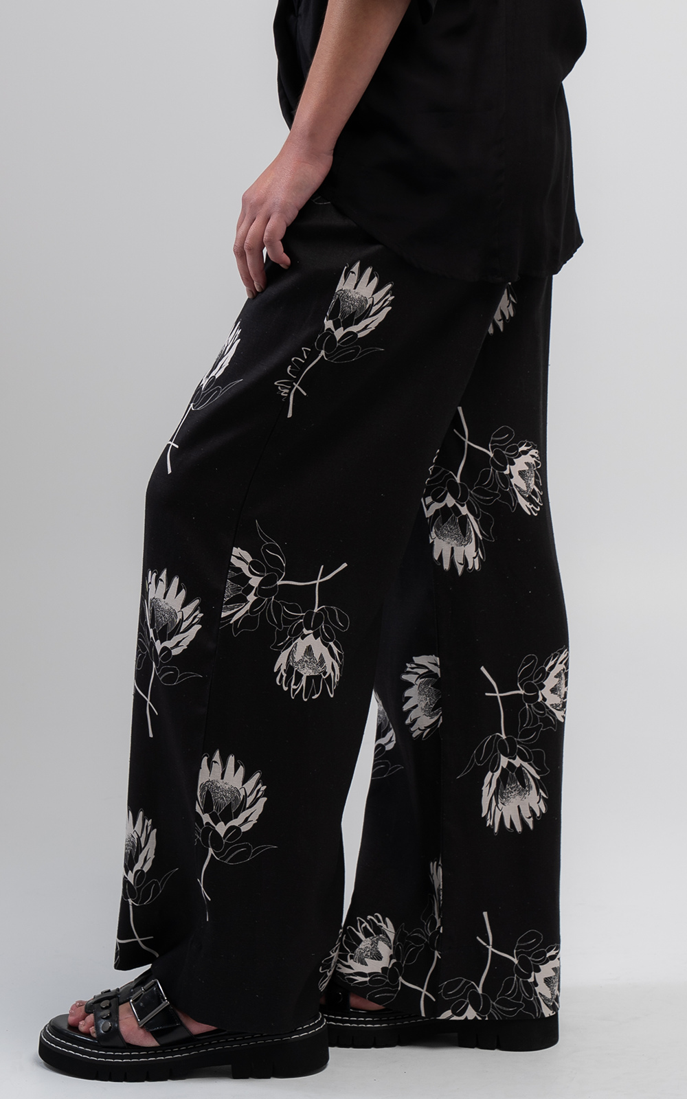 Protea Palazzo Pant product photo.